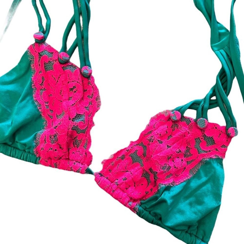 Beach Bunny Bikini Top